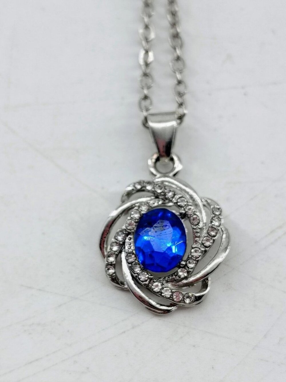 Elegant Silver Tone Blue Oval & Clear Crystal Pendant Necklace Fashion Jewelry